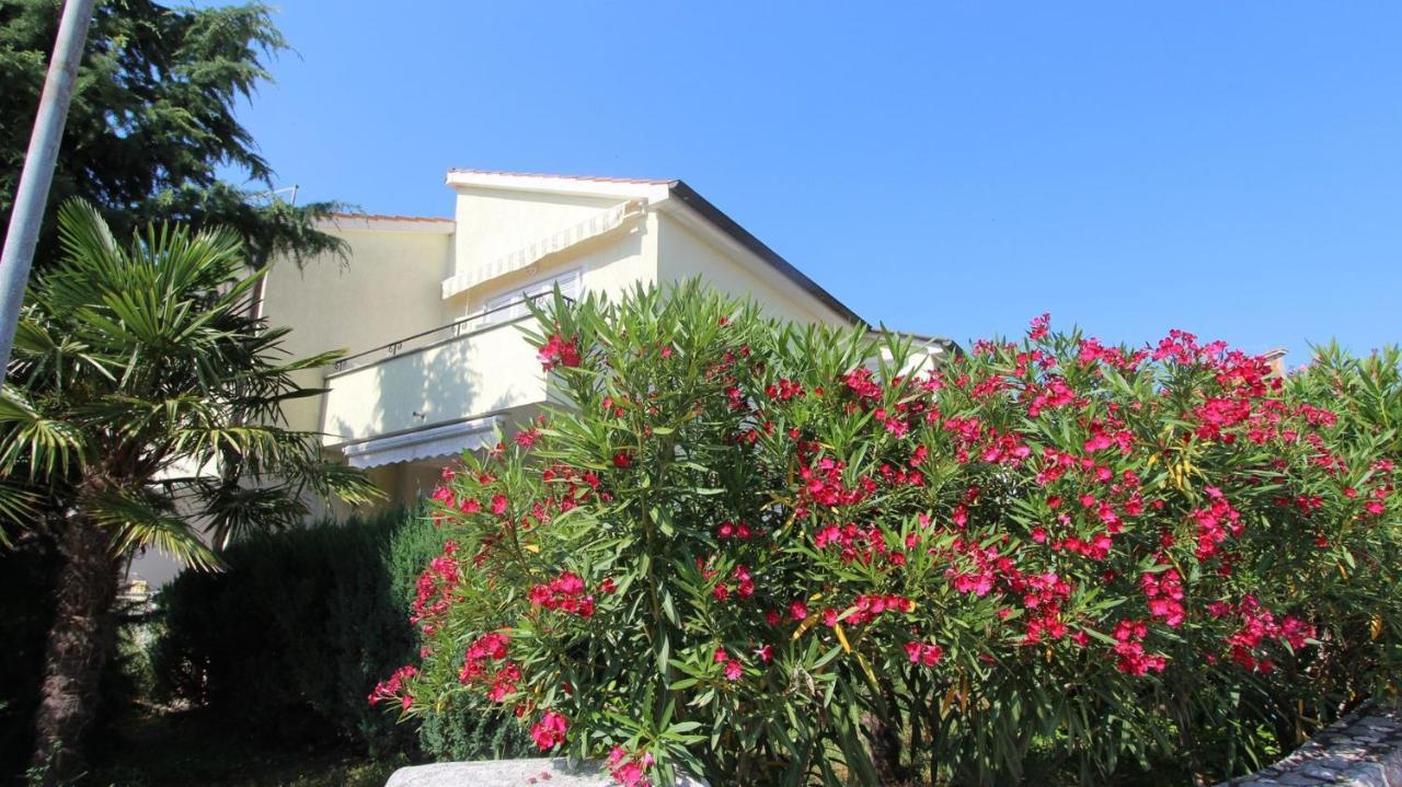 Apartments Grahovac Malinska Ngoại thất bức ảnh
