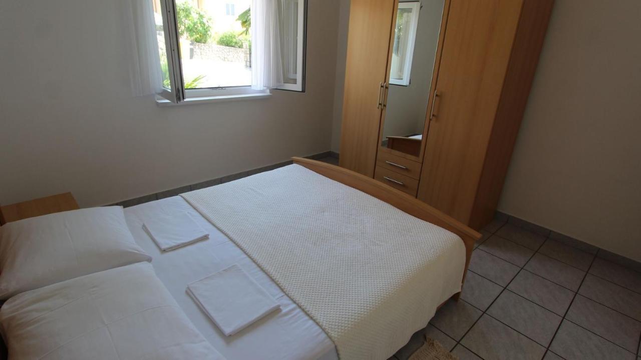Apartments Grahovac Malinska Ngoại thất bức ảnh