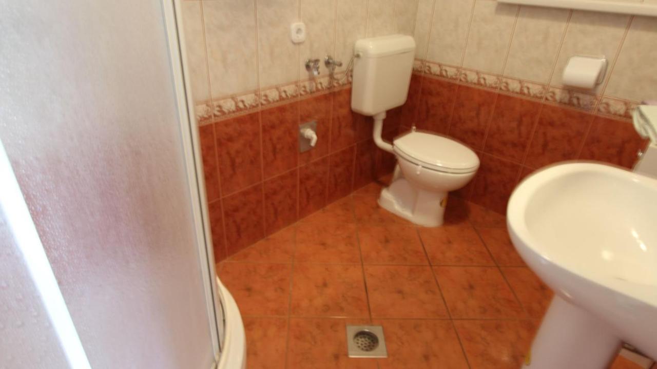 Apartments Grahovac Malinska Ngoại thất bức ảnh