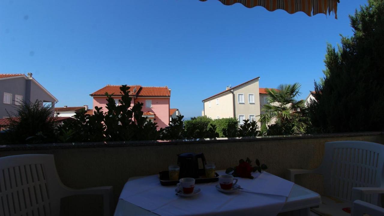 Apartments Grahovac Malinska Ngoại thất bức ảnh