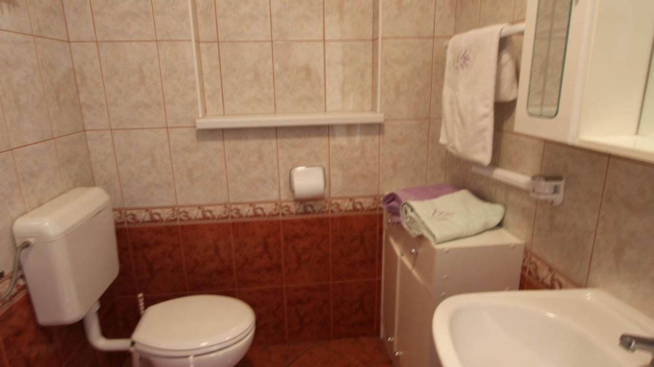 Apartments Grahovac Malinska Ngoại thất bức ảnh
