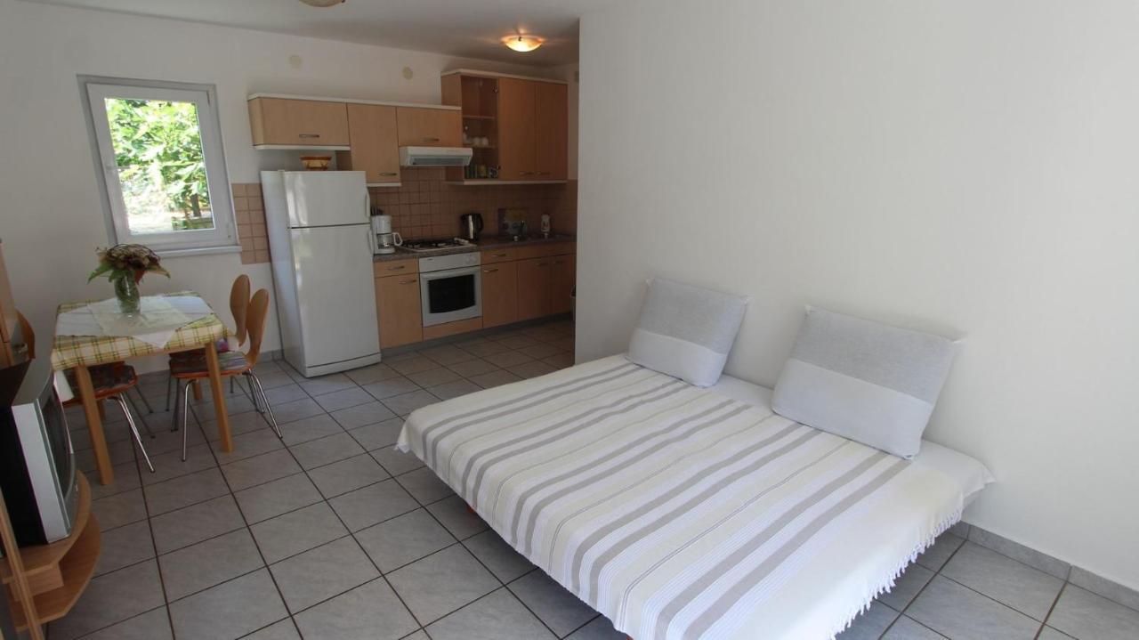 Apartments Grahovac Malinska Ngoại thất bức ảnh
